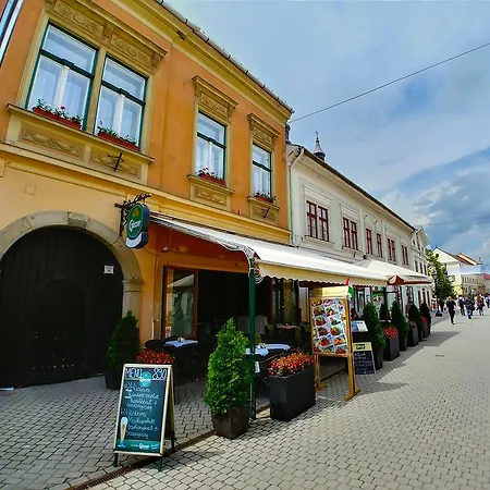 Cherry Apartmán Eger